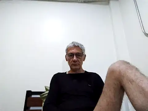Snapshot of BIGUNCUTHARDCOCK chatting on February 14, 12:09 am BIGUNCUTHARDCOCK online show from February 14, 12:09 am