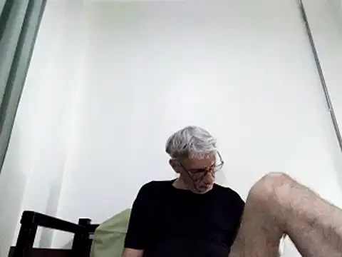 Snapshot of BIGUNCUTHARDCOCK chatting on March 10, 12:51 am BIGUNCUTHARDCOCK online show from March 10, 12:51 am