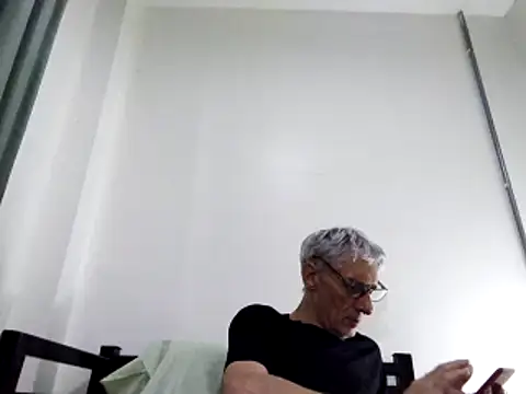 Snapshot of BIGUNCUTHARDCOCK chatting on February 17, 2:04 pm BIGUNCUTHARDCOCK online show from February 17, 2:04 pm