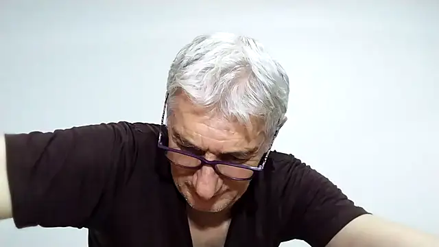 BIGUNCUTHARDCOCK online show from April 9, 5:05 am