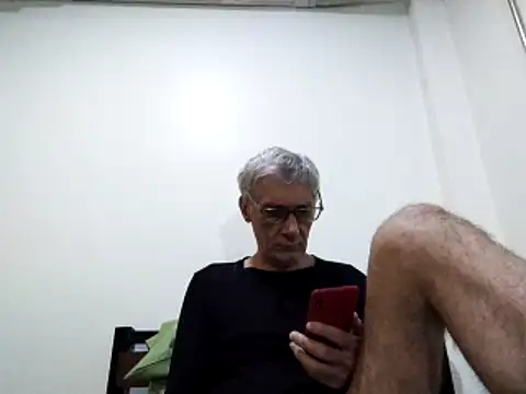 Snapshot of BIGUNCUTHARDCOCK chatting on February 13, 12:24 am BIGUNCUTHARDCOCK online show from February 13, 12:24 am