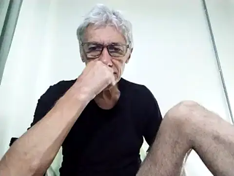 Snapshot of BIGUNCUTHARDCOCK chatting on March 4, 12:50 am BIGUNCUTHARDCOCK online show from March 4, 12:50 am