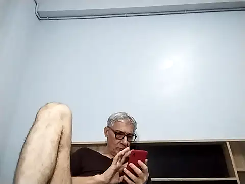 Snapshot of BIGUNCUTHARDCOCK chatting on September 18, 4:58 am BIGUNCUTHARDCOCK online show from September 18, 4:58 am