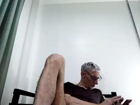 Snapshot of BIGUNCUTHARDCOCK chatting on January 27, 10:49 am BIGUNCUTHARDCOCK online show from January 27, 10:49 am