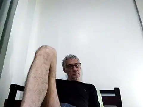 Snapshot of BIGUNCUTHARDCOCK chatting on February 28, 1:05 am BIGUNCUTHARDCOCK online show from February 28, 1:05 am