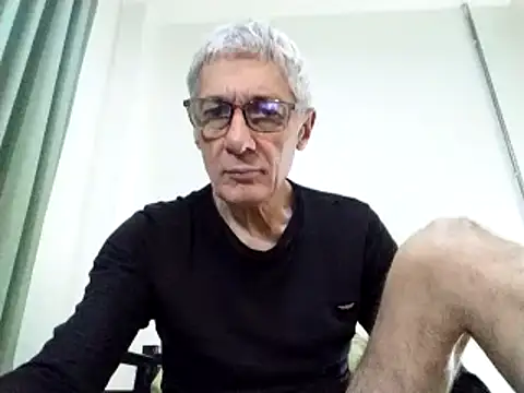 Snapshot of BIGUNCUTHARDCOCK chatting on February 1, 12:40 am BIGUNCUTHARDCOCK online show from February 1, 12:40 am