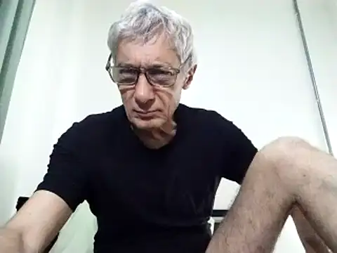 Snapshot of BIGUNCUTHARDCOCK chatting on February 24, 2:08 am BIGUNCUTHARDCOCK online show from February 24, 2:08 am