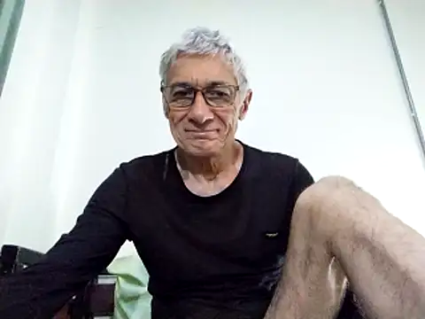 Snapshot of BIGUNCUTHARDCOCK chatting on February 15, 1:00 am BIGUNCUTHARDCOCK online show from February 15, 1:00 am