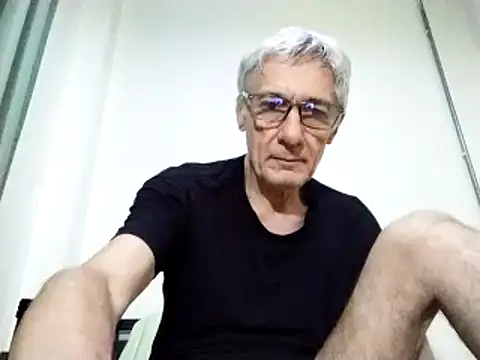 Snapshot of BIGUNCUTHARDCOCK chatting on February 25, 2:03 am BIGUNCUTHARDCOCK online show from February 25, 2:03 am