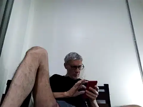 Snapshot of BIGUNCUTHARDCOCK chatting on February 19, 1:29 am BIGUNCUTHARDCOCK online show from February 19, 1:29 am