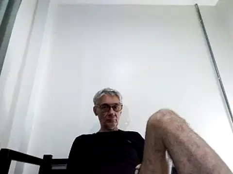 Snapshot of BIGUNCUTHARDCOCK chatting on January 28, 11:17 am BIGUNCUTHARDCOCK online show from January 28, 11:17 am