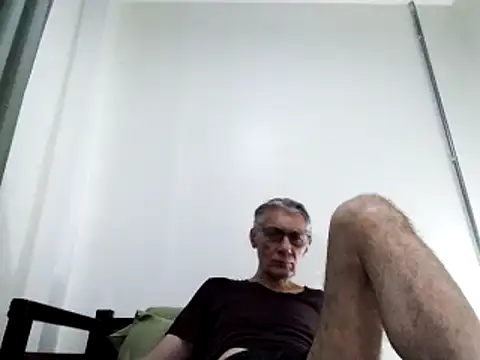 Snapshot of BIGUNCUTHARDCOCK chatting on February 6, 10:26 am BIGUNCUTHARDCOCK online show from February 6, 10:26 am