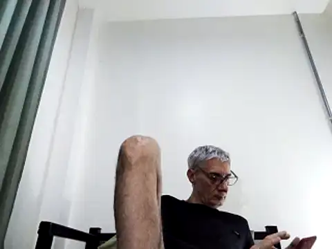 Snapshot of BIGUNCUTHARDCOCK chatting on January 28, 1:08 am BIGUNCUTHARDCOCK online show from January 28, 1:08 am