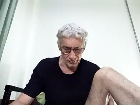 Snapshot of BIGUNCUTHARDCOCK chatting on March 6, 11:03 am BIGUNCUTHARDCOCK online show from March 6, 11:03 am