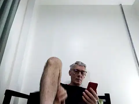 Snapshot of BIGUNCUTHARDCOCK chatting on January 23, 12:25 am BIGUNCUTHARDCOCK online show from January 23, 12:25 am