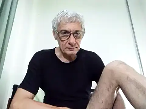 Snapshot of BIGUNCUTHARDCOCK chatting on February 26, 1:11 am BIGUNCUTHARDCOCK online show from February 26, 1:11 am