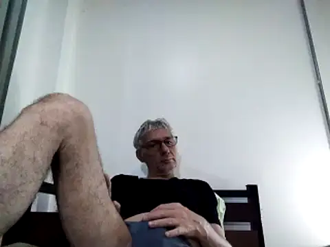 Snapshot of BIGUNCUTHARDCOCK chatting on February 20, 12:08 am BIGUNCUTHARDCOCK online show from February 20, 12:08 am