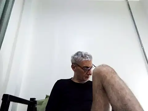 Snapshot of BIGUNCUTHARDCOCK chatting on January 21, 1:08 am BIGUNCUTHARDCOCK online show from January 21, 1:08 am