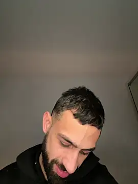 hugoprada online show from January 21, 10:45 am