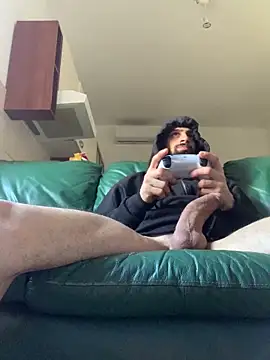 hugoprada online show from December 24, 9:06 am