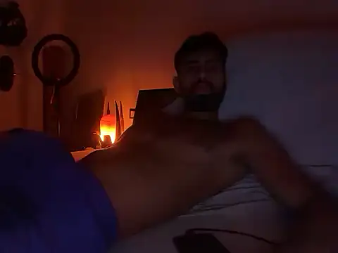 hugoprada online show from September 14, 9:39 pm