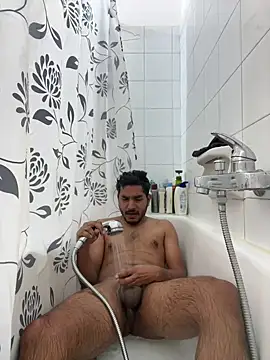 vinzpnr210 online show from December 23, 9:27 am