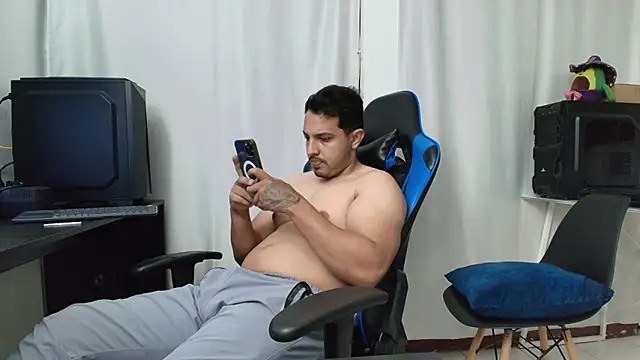 hott dicks online show from March 24, 11:52 pm