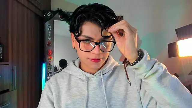 marckalexis online show from February 4, 1:06 pm