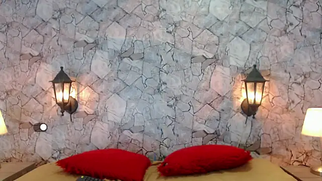Snapshot of SexyJuliii21 chatting on March 6, 9:42 pm SexyJuliii21 online show from March 6, 9:42 pm
