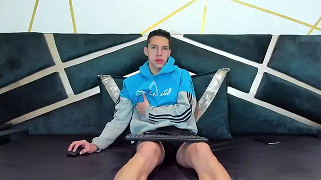 thiago19s online show from April 15, 1:44 pm