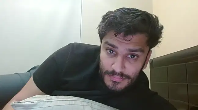 Snapshot of robintoit chatting on January 5, 5:30 am robintoit online show from January 5, 5:30 am