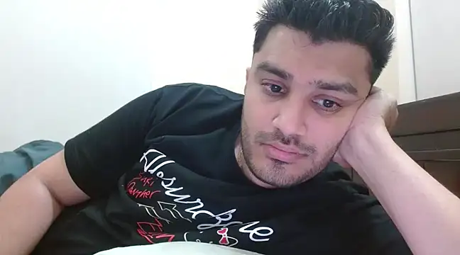 Snapshot of robintoit chatting on March 7, 3:19 am robintoit online show from March 7, 3:19 am