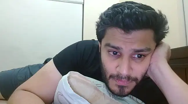 Snapshot of robintoit chatting on February 19, 4:33 pm robintoit online show from February 19, 4:33 pm