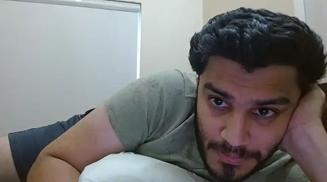 Snapshot of robintoit chatting on February 23, 7:17 am robintoit online show from February 23, 7:17 am