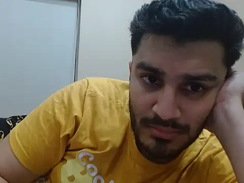 Snapshot of robintoit chatting on October 18, 6:24 pm robintoit online show from October 18, 6:24 pm