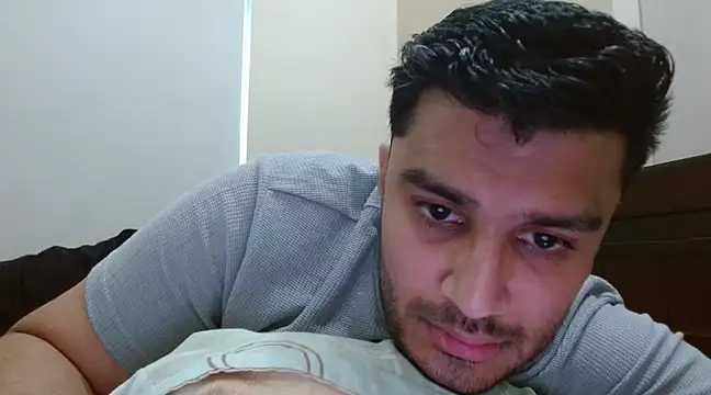 Snapshot of robintoit chatting on March 8, 5:36 am robintoit online show from March 8, 5:36 am