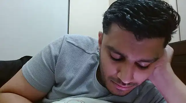 Snapshot of robintoit chatting on March 7, 7:16 pm robintoit online show from March 7, 7:16 pm