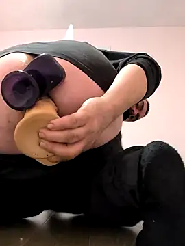 jonnyjenner online show from November 15, 2:46 am