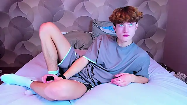 Ian Flor online show from December 3, 5:52 pm