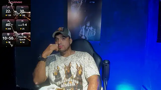 Snapshot of Big_furry_bear13 chatting on September 13, 10:38 am Big furry bear13 online show from September 13, 10:38 am