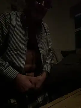 Shyboy817 online show from February 1, 1:48 am