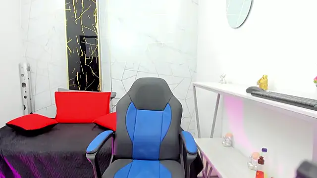 ian tomson online show from November 8, 8:17 am