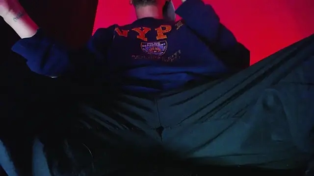 zacwatson  online show from November 29, 7:54 am