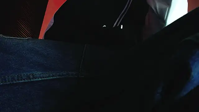 zacwatson  online show from February 6, 4:42 am