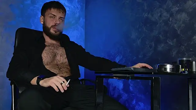 juliusmasters online show from December 16, 9:00 pm