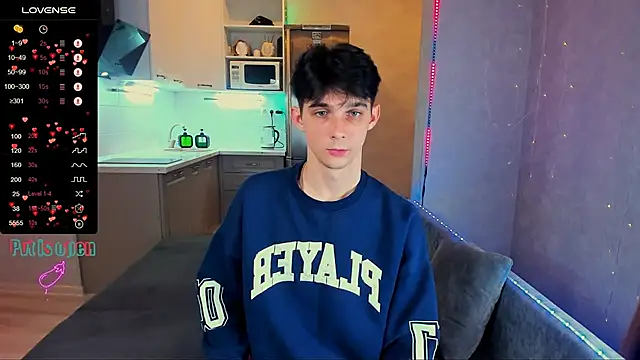 Snapshot of Aaron_Boom chatting on October 12, 1:21 am Aaron Boom online show from October 12, 1:21 am