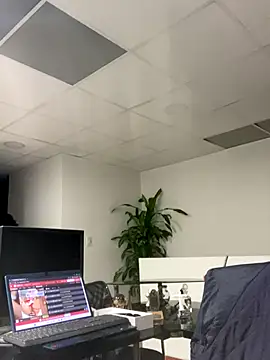 DanielGomez9 online show from December 16, 6:53 am