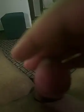 isaackaua online show from November 18, 8:34 pm