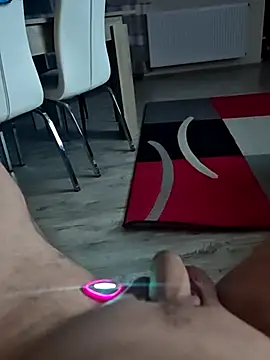 Szeltolo001 online show from April 18, 9:25 pm