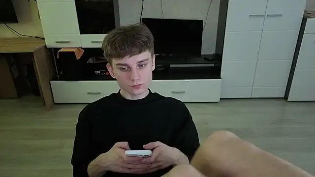 angryzan online show from April 7, 7:19 am